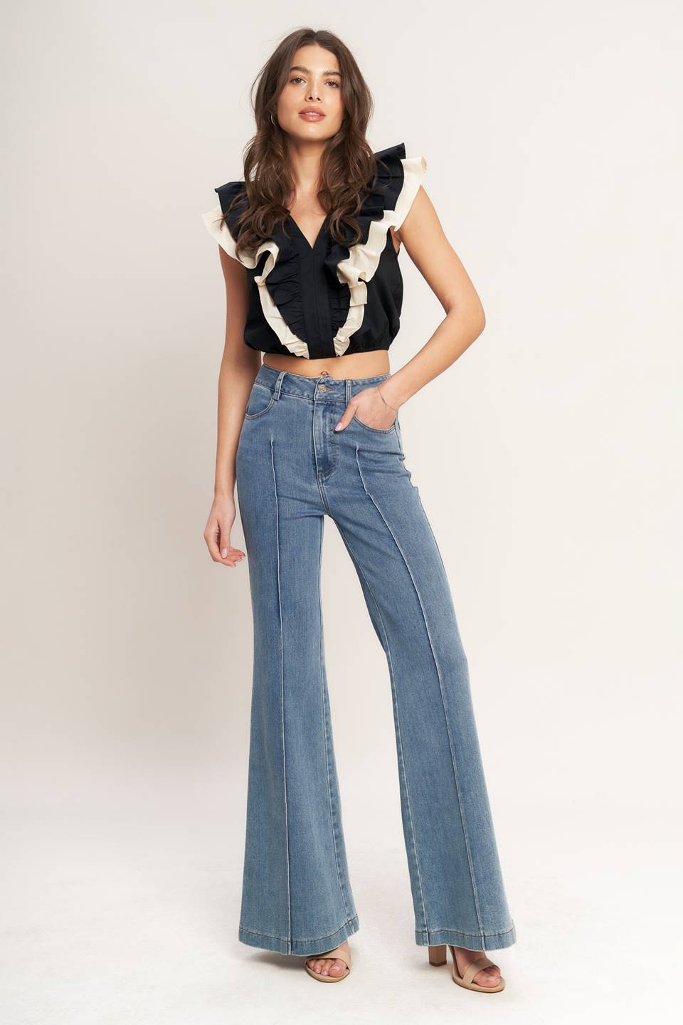 GALLERY CONTRAST WOVEN CROP TOP
