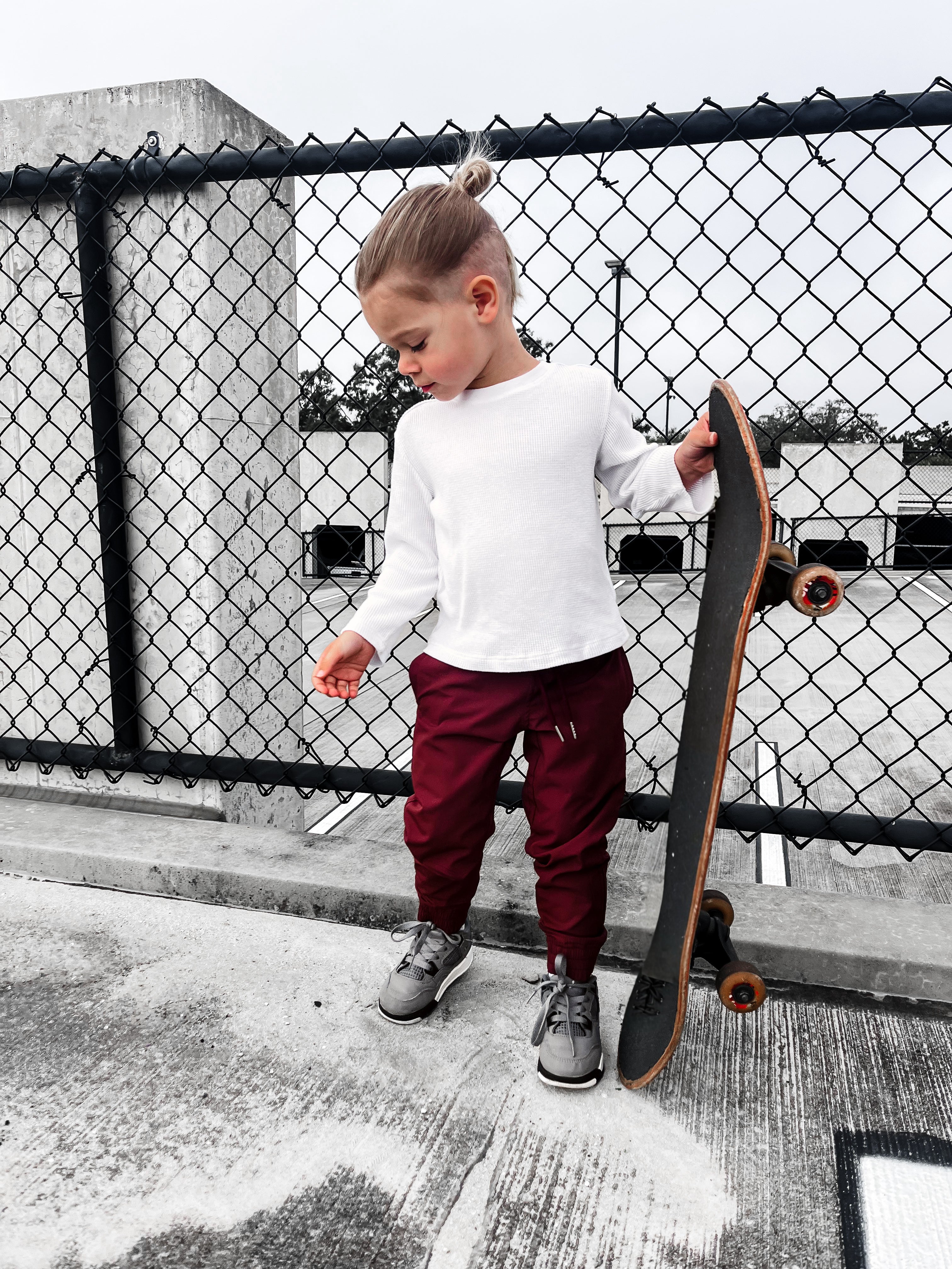 (PRE-ORDER) VETERAN SLIM FIT JOGGER - CRIMSON