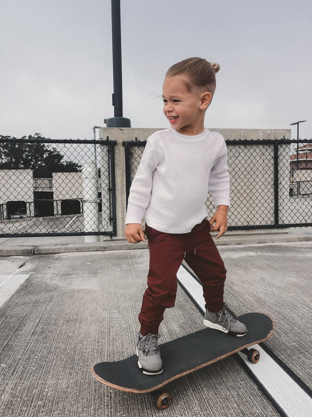 (PRE-ORDER) VETERAN SLIM FIT JOGGER - CRIMSON